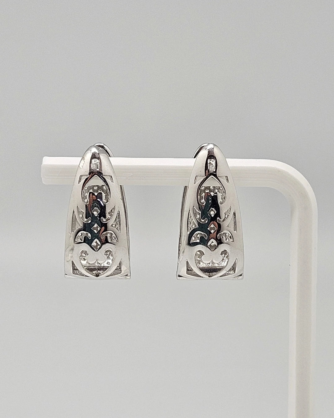 Jolene Huggie Medium Silver